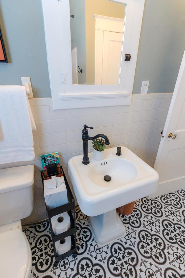 הוילה Historic Revival 2Br Midtown Memphis Free Parking Fast Wifi Free Parking Yes Pets מראה חיצוני תמונה
